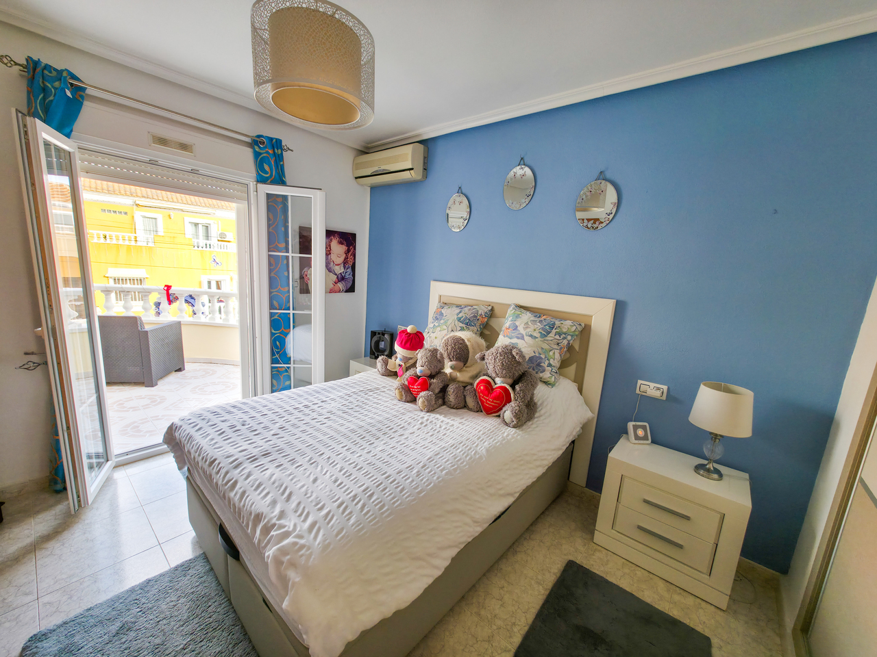 Villa for Sale in Villamartin, Alicante