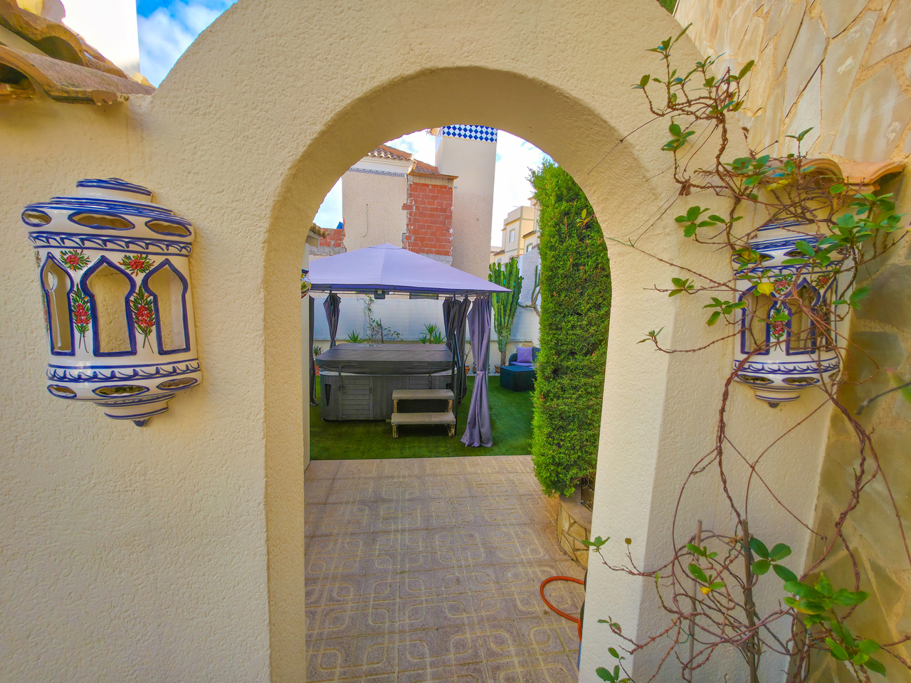 Villa for Sale in Villamartin, Alicante