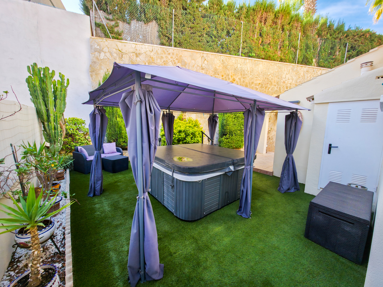 Villa for Sale in Villamartin, Alicante