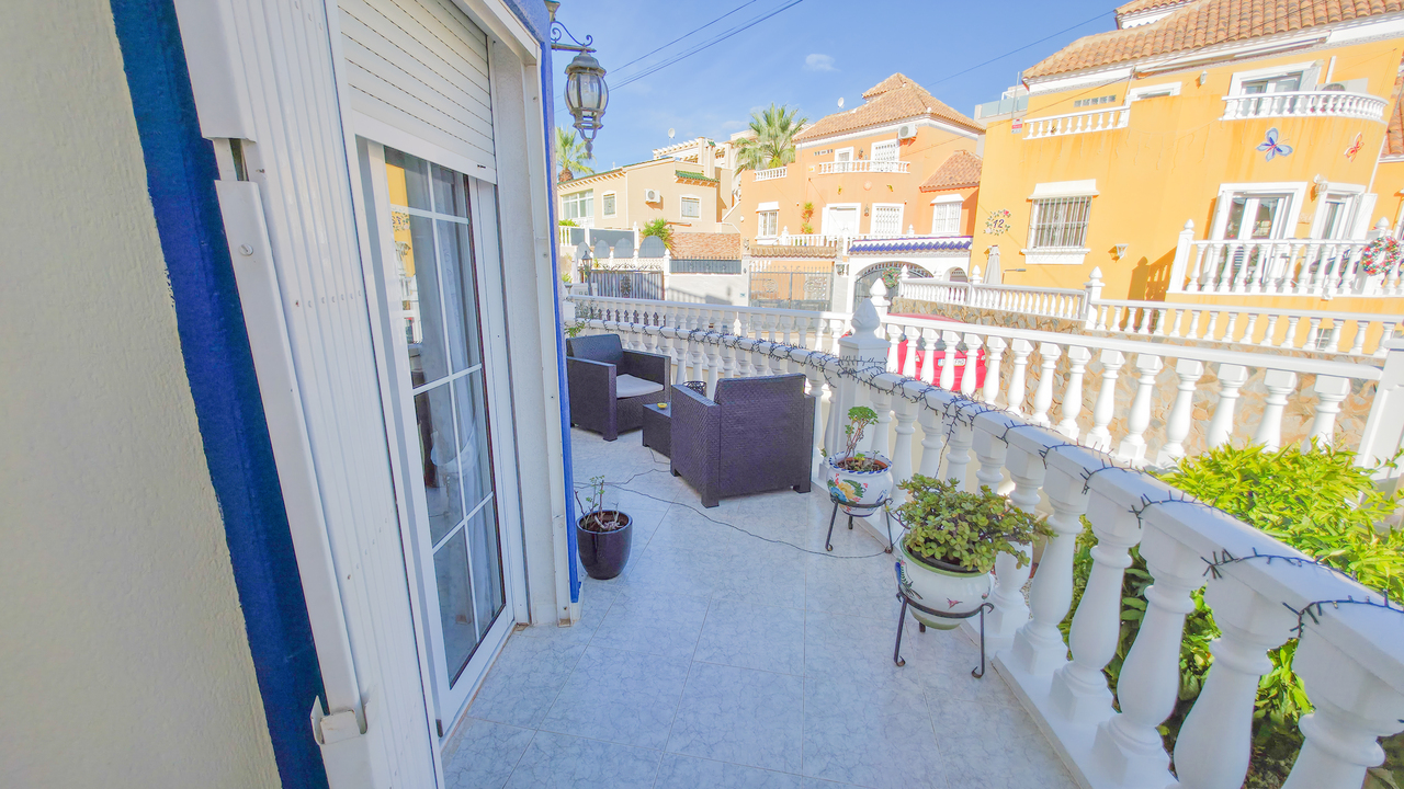 Villa for Sale in Villamartin, Alicante