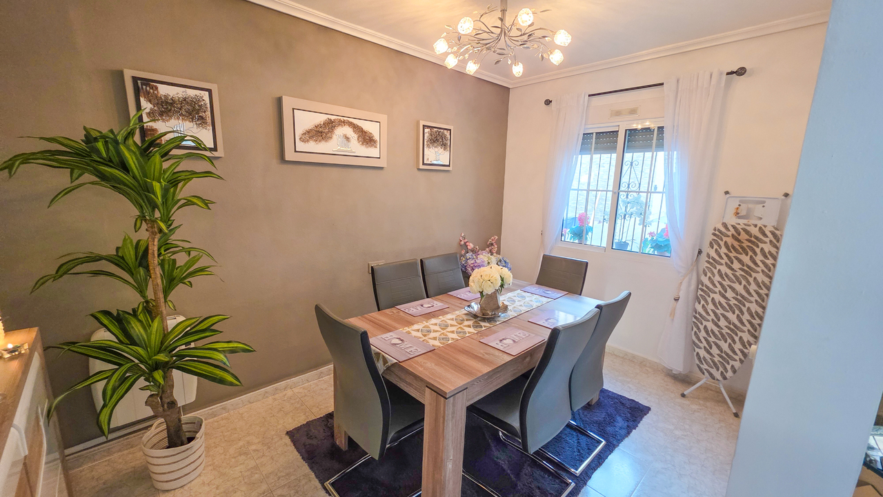 Villa for Sale in Villamartin, Alicante