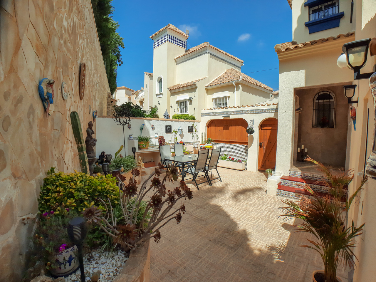 Villa for Sale in Villamartin, Alicante