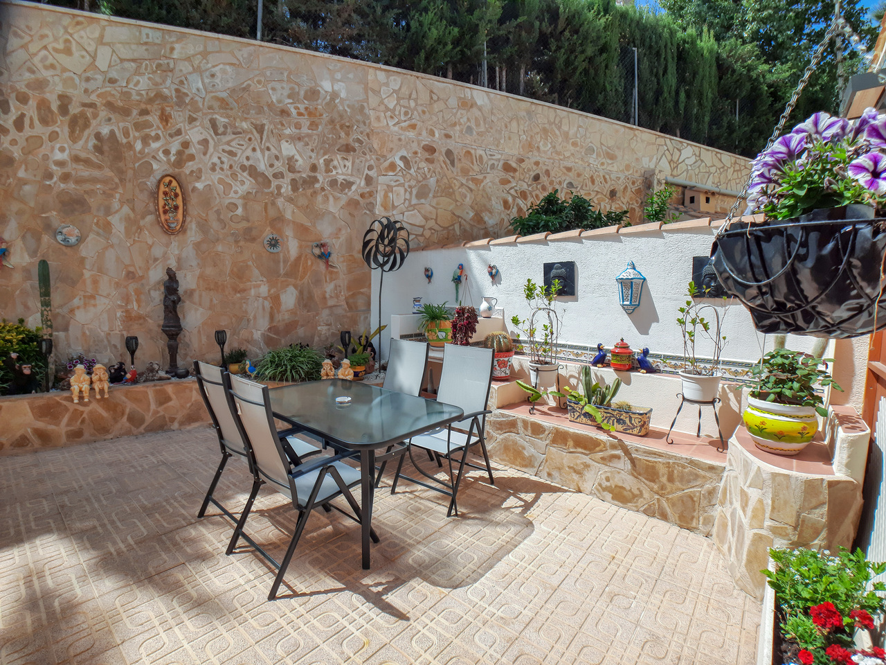 Villa for Sale in Villamartin, Alicante