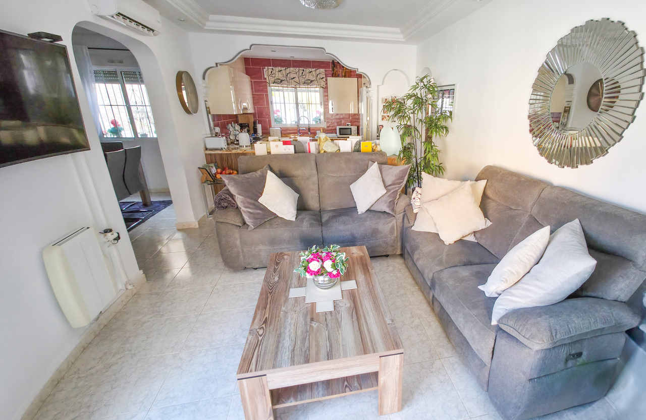 Villa for Sale in Villamartin, Alicante