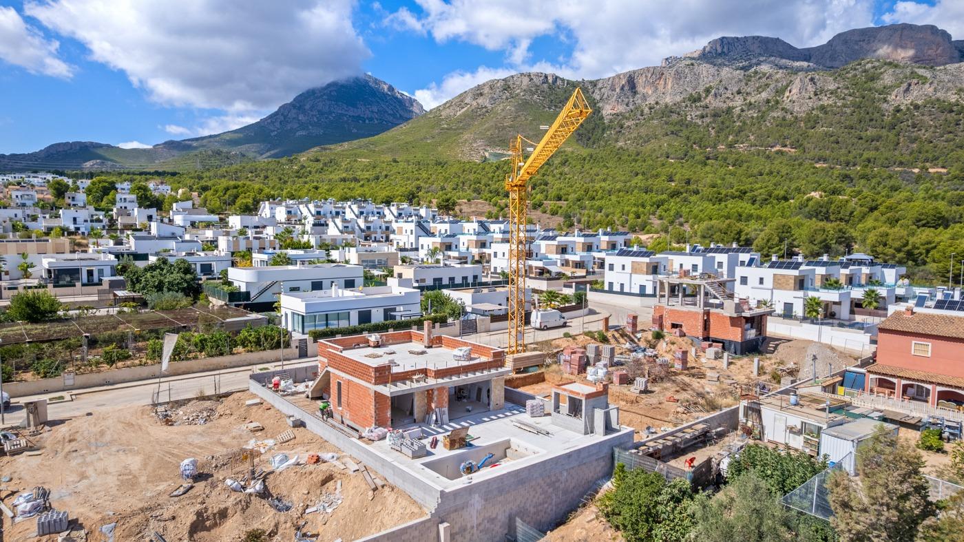 NEW BUILD VILLAS IN CONDADO DE ALHAMA GOLF COURSE