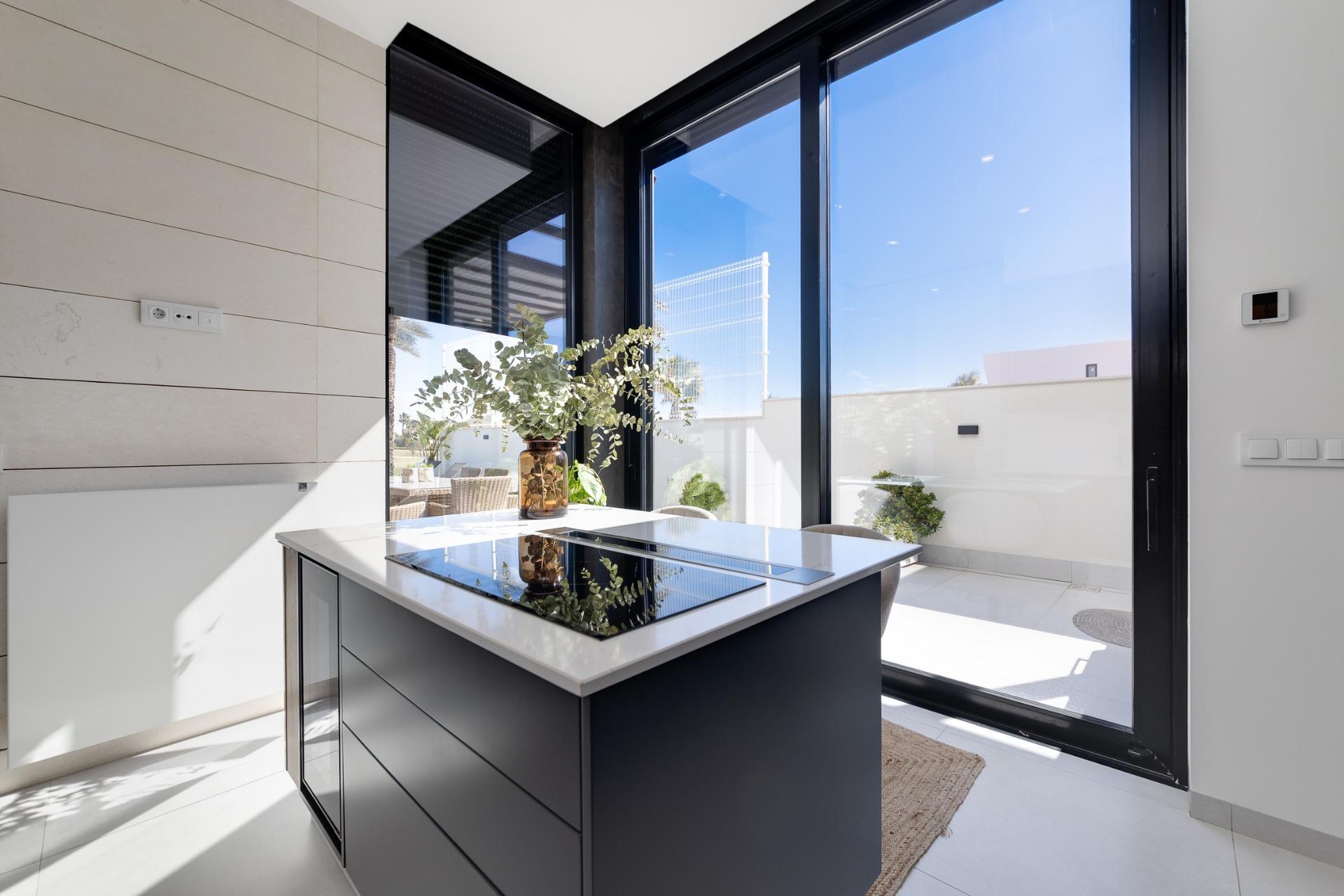 NEW BUILD VILLAS IN PILAR DE LA HORADADA ON THE GOLF COURSE