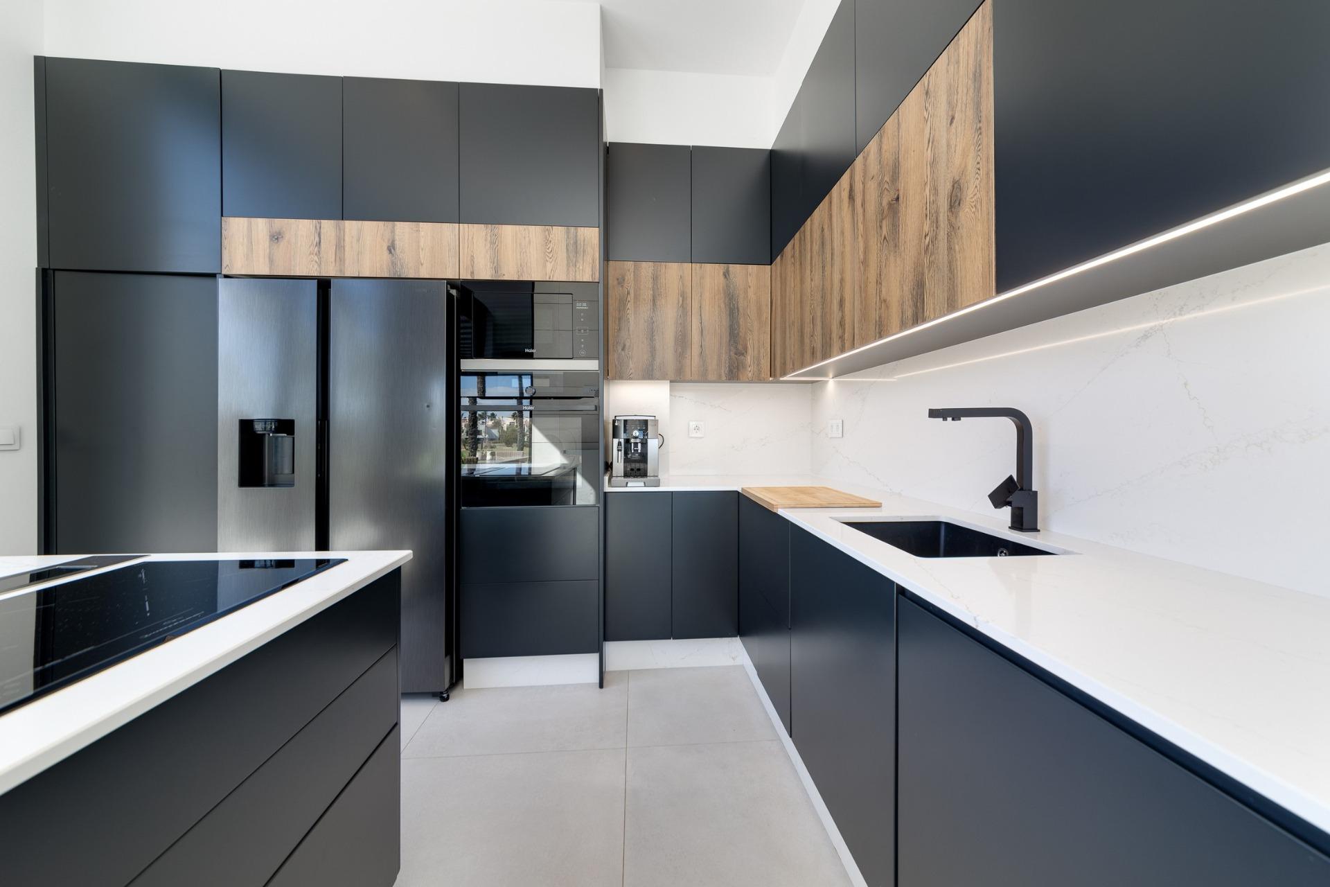 NEW BUILD VILLAS IN PILAR DE LA HORADADA ON THE GOLF COURSE