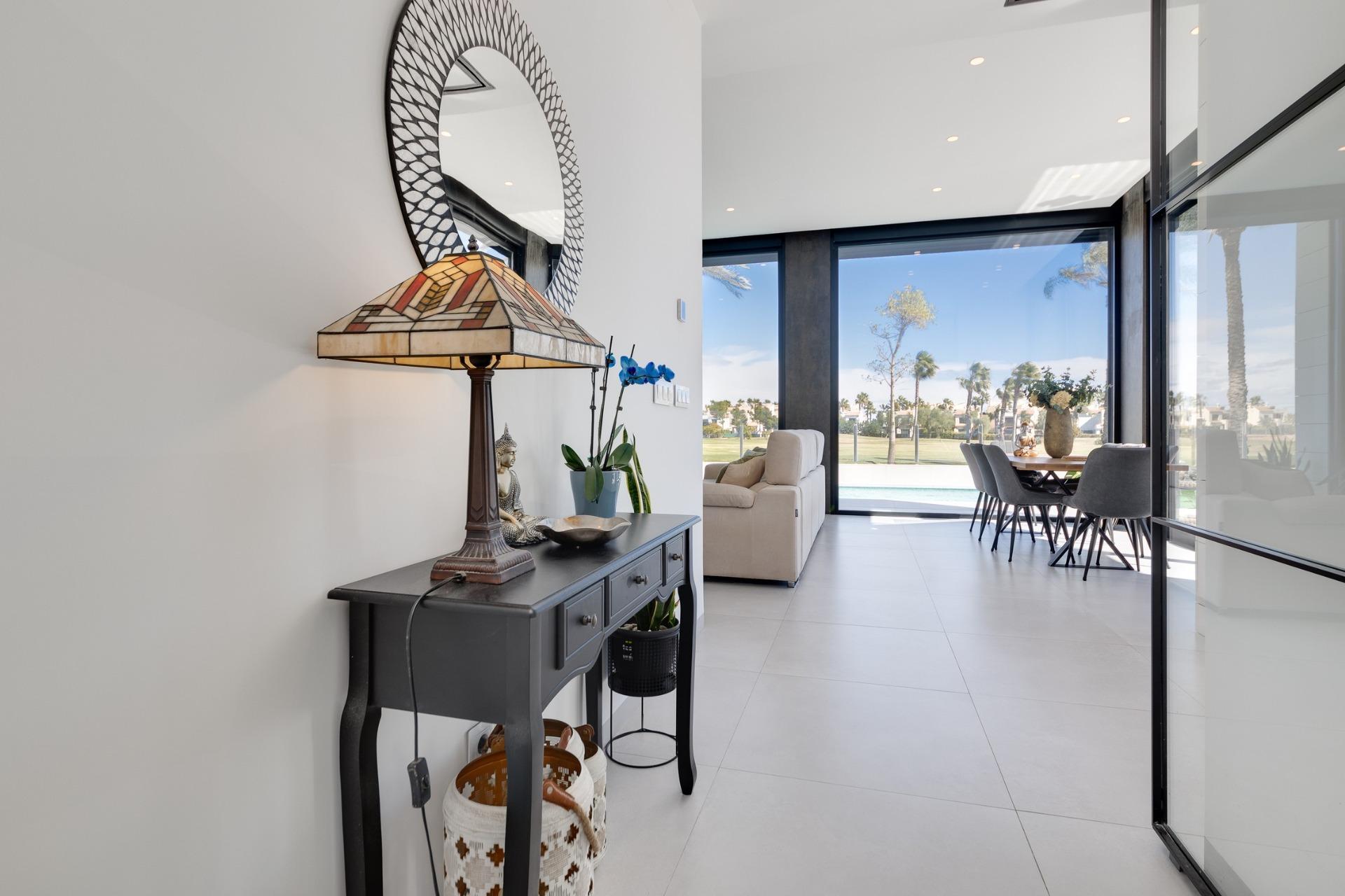 NEW BUILD VILLAS IN PILAR DE LA HORADADA ON THE GOLF COURSE