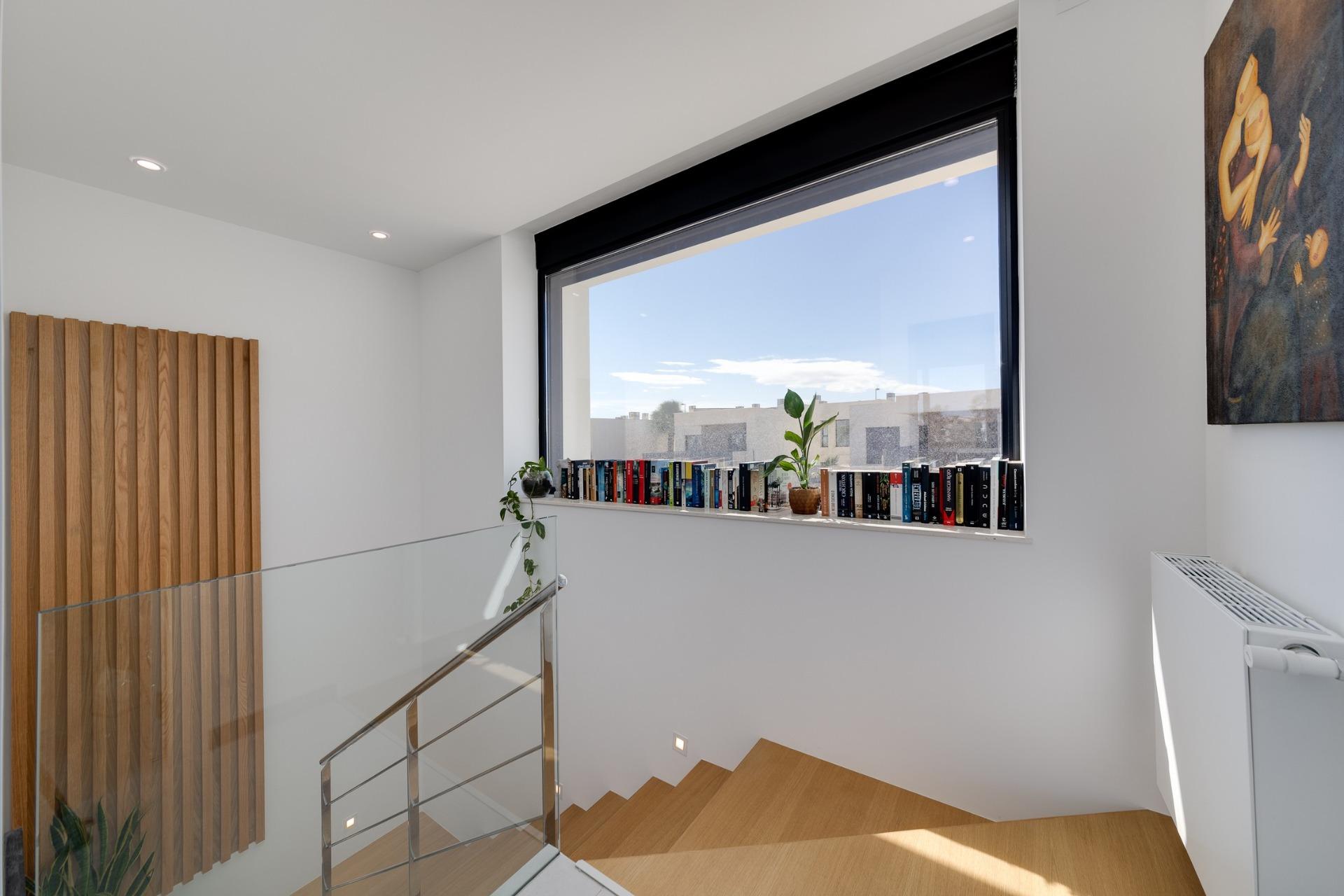 NEW BUILD VILLAS IN PILAR DE LA HORADADA ON THE GOLF COURSE