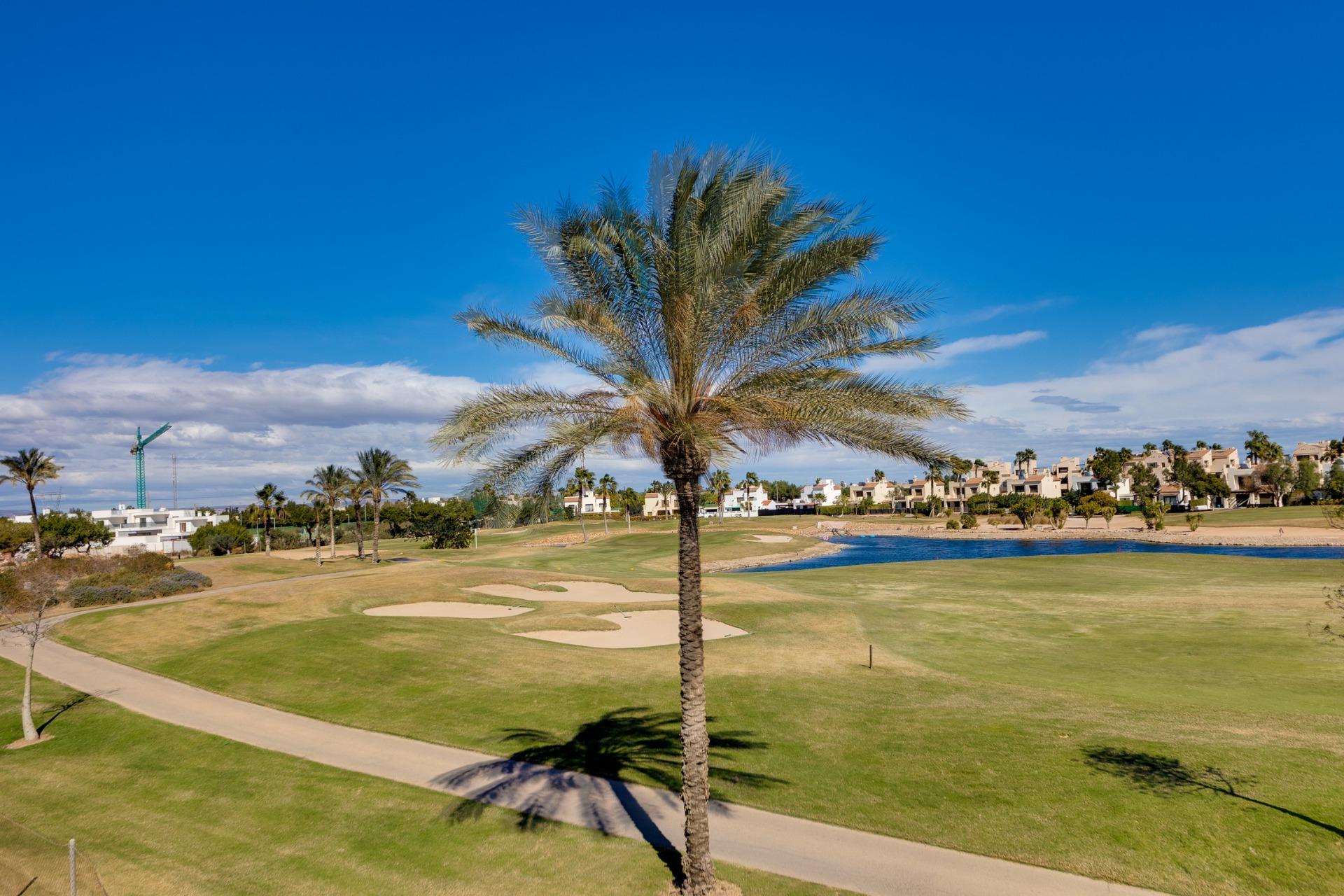 NEW BUILD VILLAS IN PILAR DE LA HORADADA ON THE GOLF COURSE