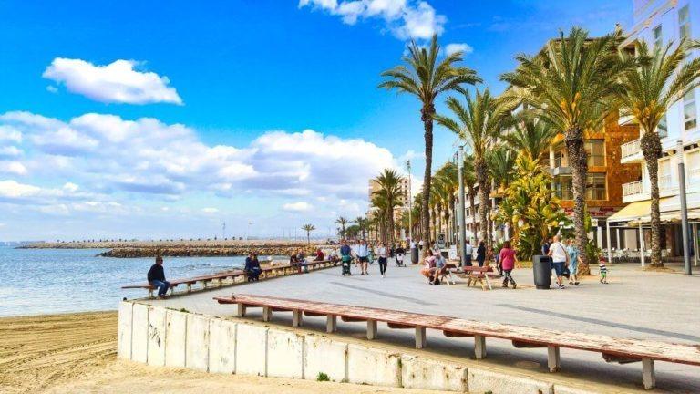 New Build Apartments in Torrevieja, Just 150m from Playa del Cura