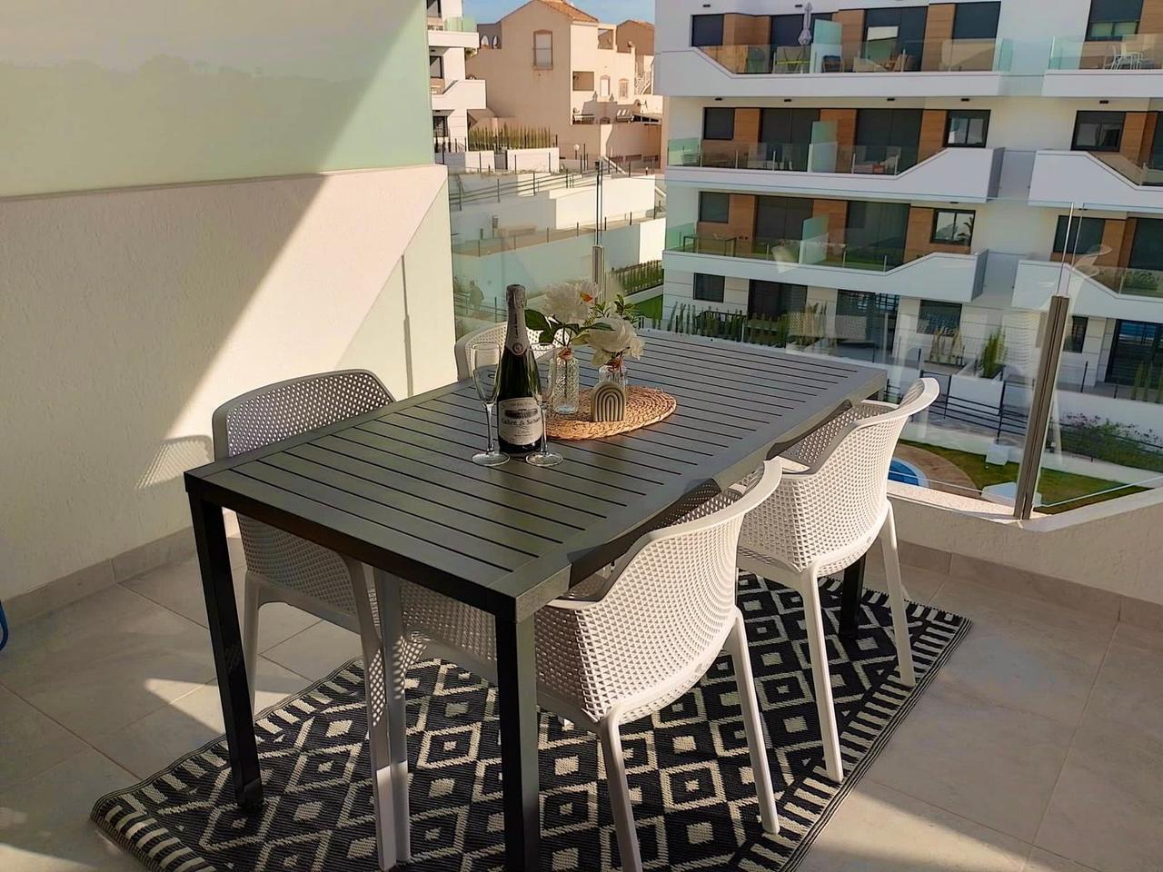 Apartment for Sale in Villamartin, Alicante