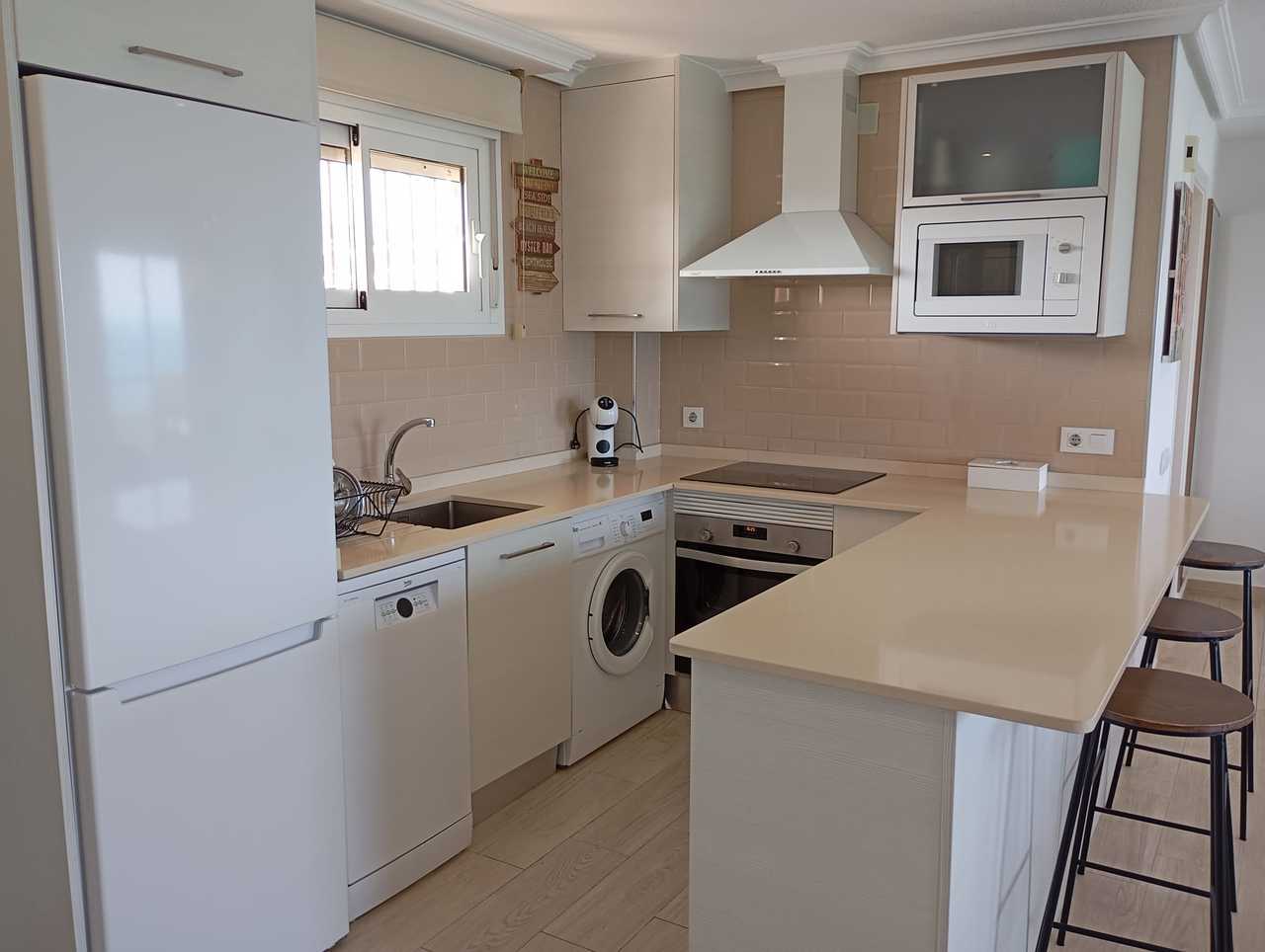 Apartment for Sale in Mil Palmeras, Alicante