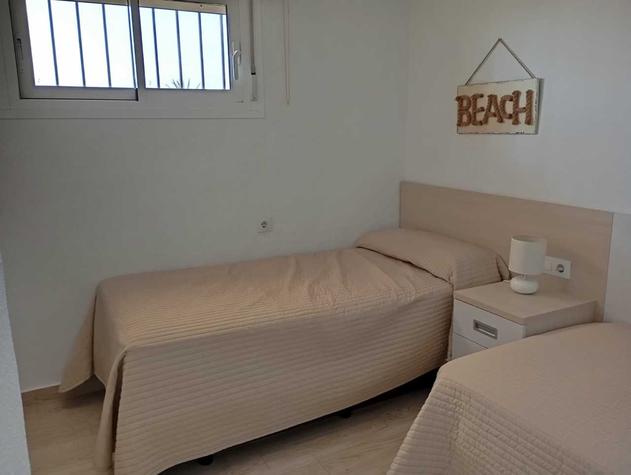 Apartment for Sale in Mil Palmeras, Alicante
