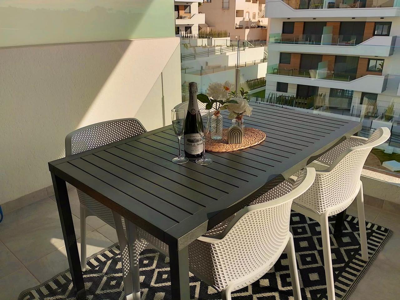 Apartment for Sale in Villamartin, Alicante