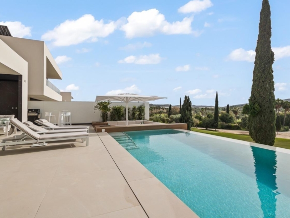 Villa for Sale in Algorfa, Alicante