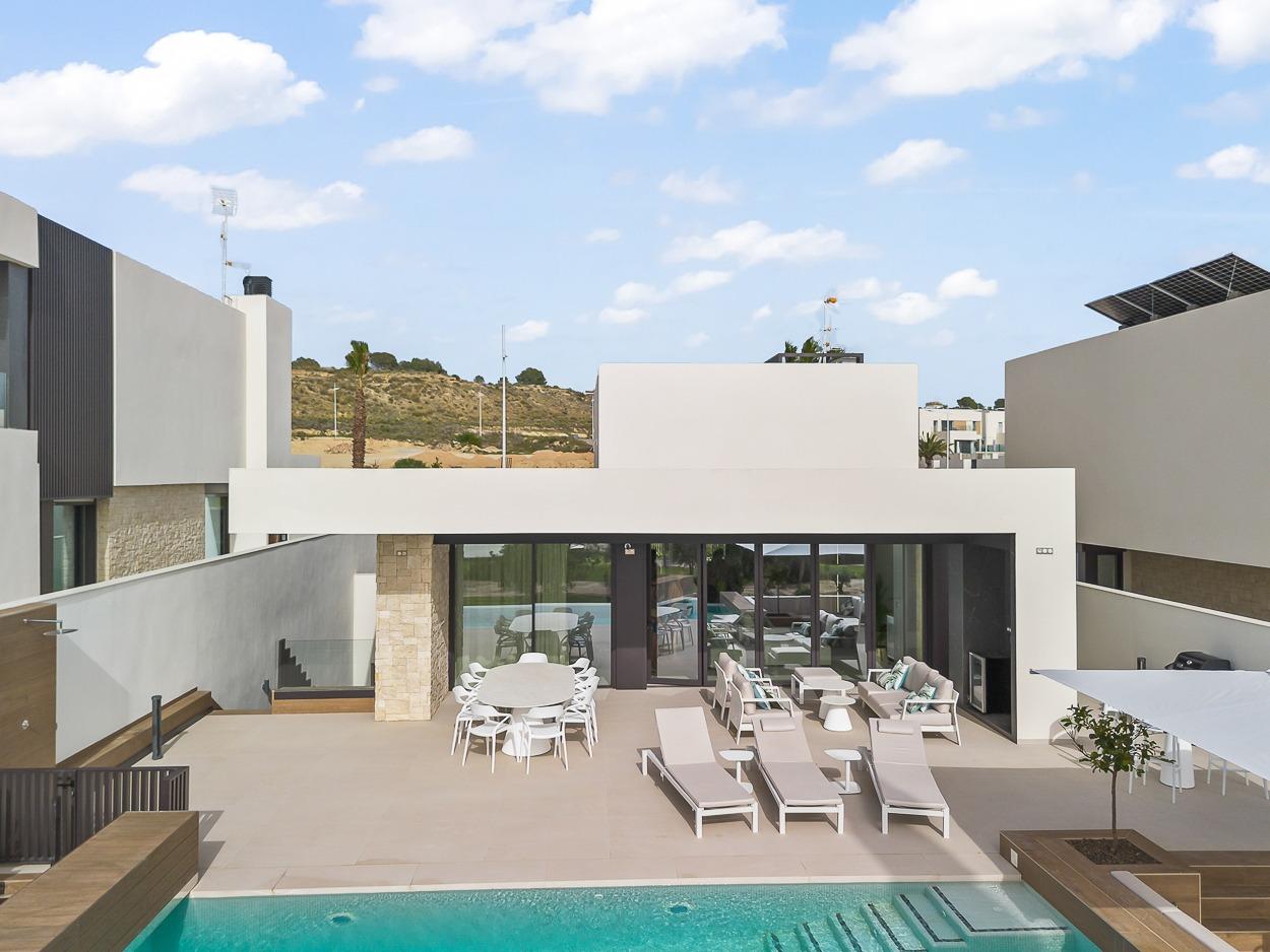 Villa for Sale in Algorfa, Alicante