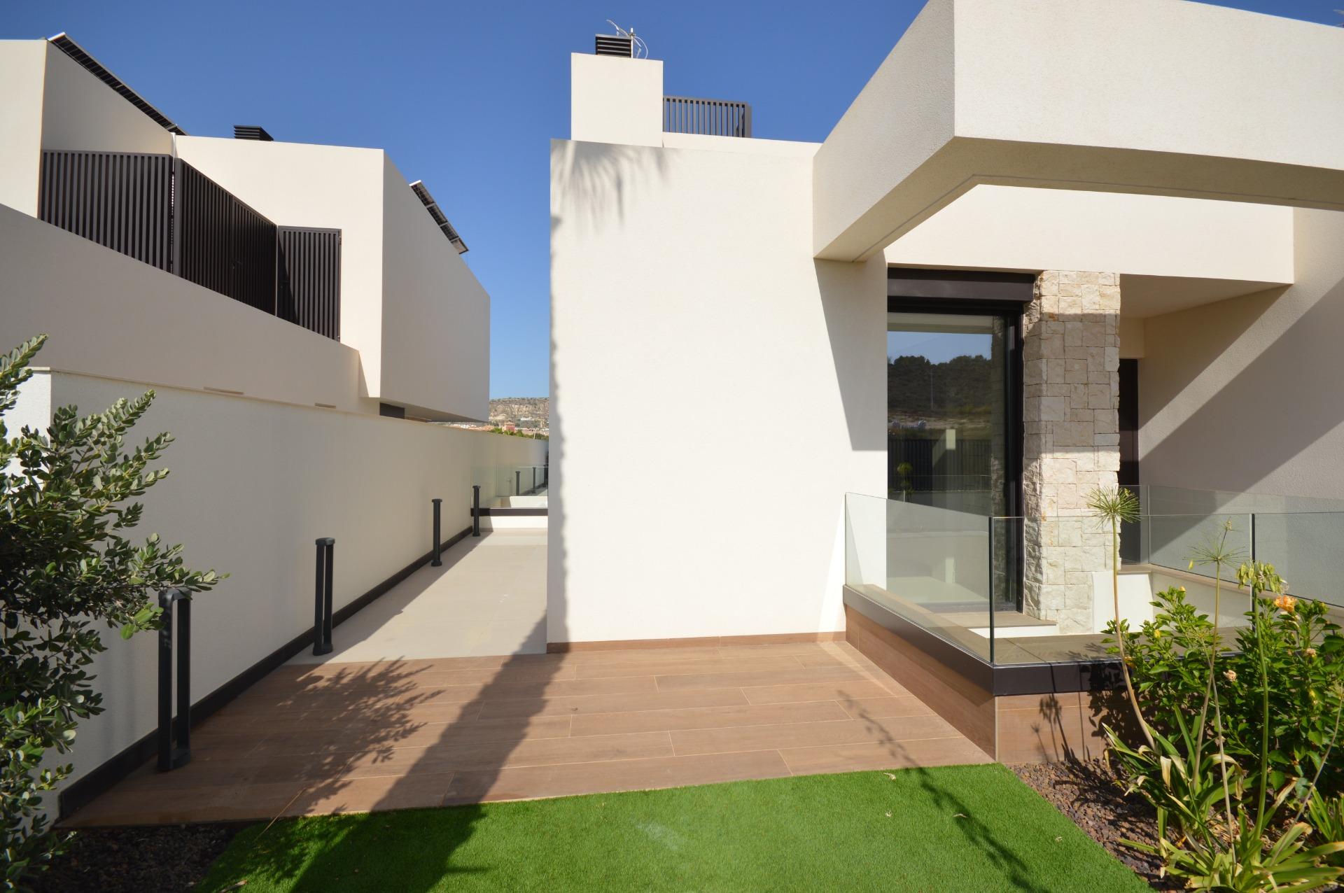 Villa for Sale in Algorfa, Alicante