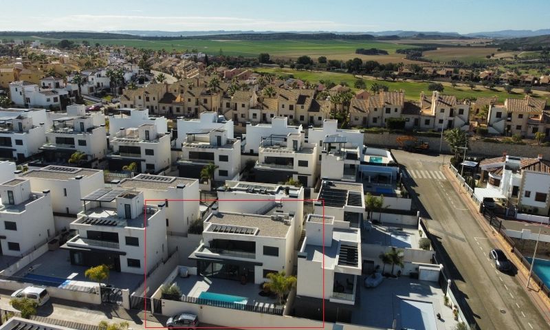 Villa for Sale in Algorfa, Alicante
