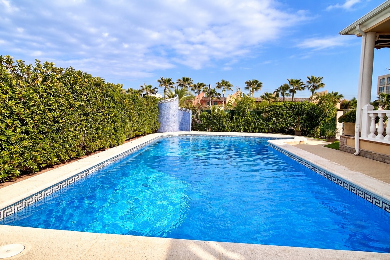 Villa for Sale in La Mata, Alicante