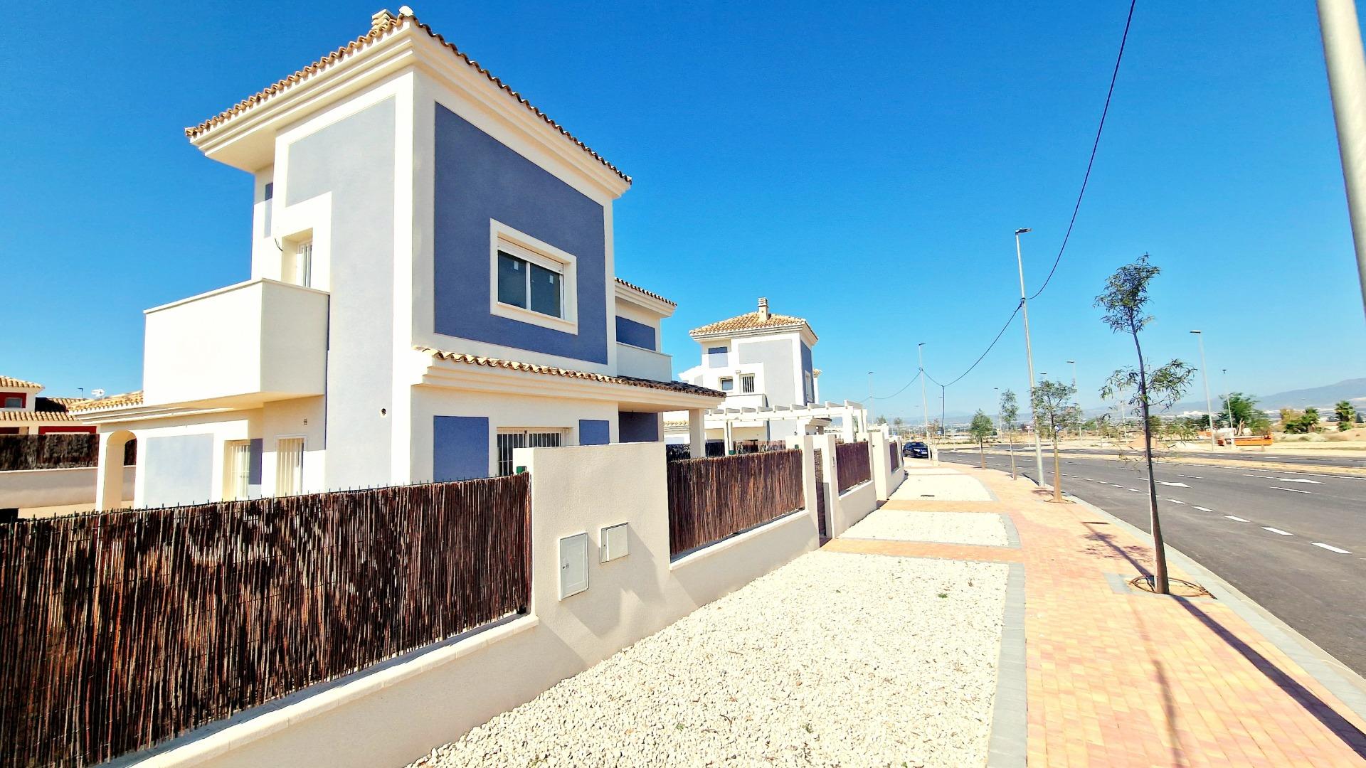 New Build Apartments with Rooftop Pool Just 600 m from the Beach in Guardamar del Segura