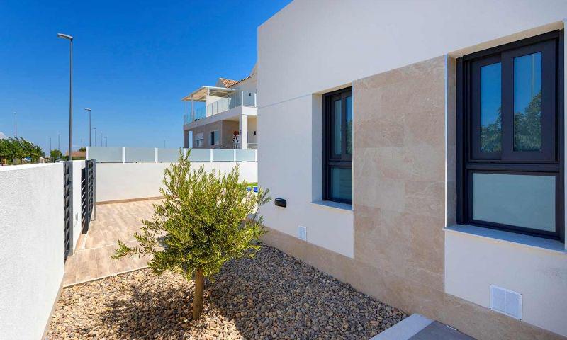 NEW BUILD SEMI-DETACHED VILLAS IN ROLDAN