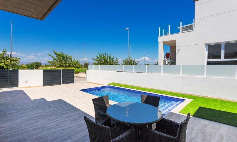 NEW BUILD SEMI-DETACHED VILLAS IN ROLDAN