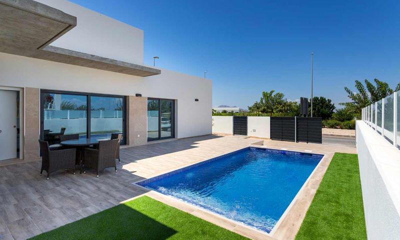 NEW BUILD SEMI-DETACHED VILLAS IN ROLDAN