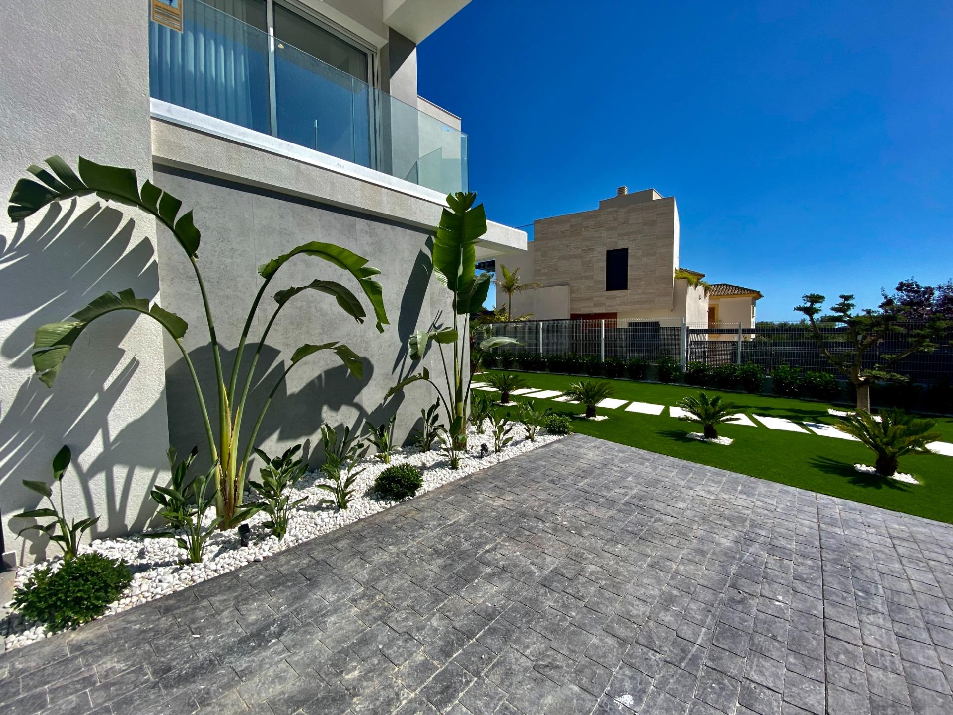 EXCLUSIVITY IN A NATURAL ENVIRONMENT NEXT TO THE MEDITERRANEAN SEA !!!