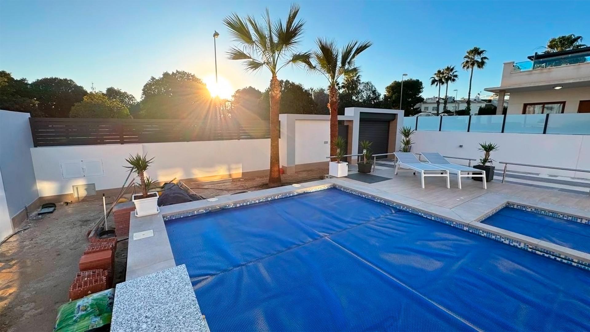 Villa for Sale in Rojales, Alicante