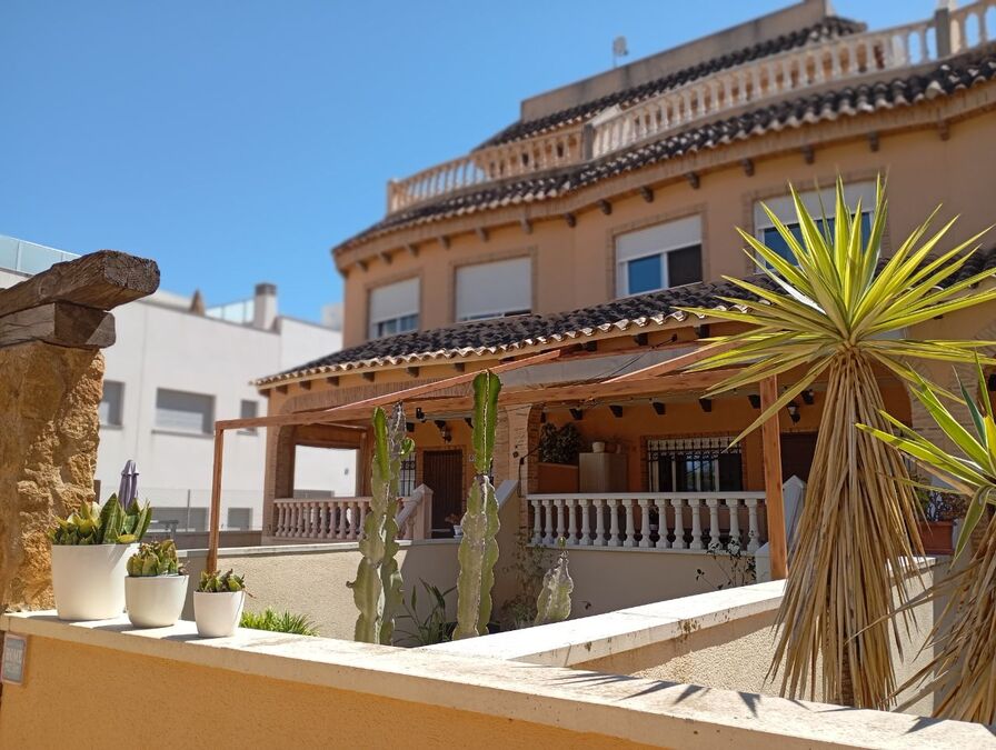 34921-for-sale-in-guardamar-del-segura-20644152-large Town House for Sale in Guardamar del Segura, Alicante