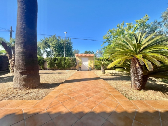 Villa for Sale in Torrevieja, Alicante