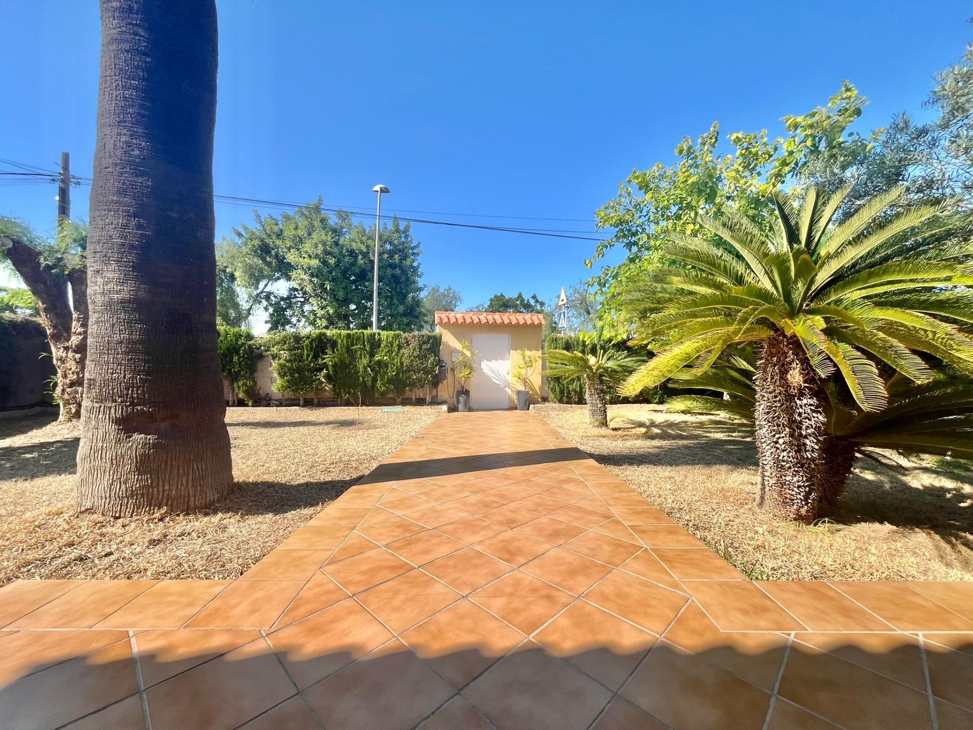 39-1 Villa for Sale in Torrevieja, Alicante