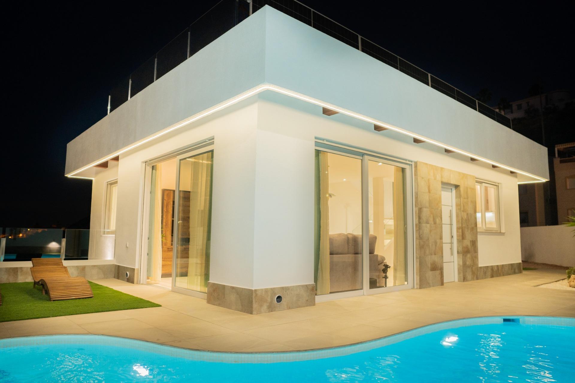 4-1 BEAUTIFUL VILLA WITH VIEWS TO THE GOLF COURSE “LA MARQUESA”!