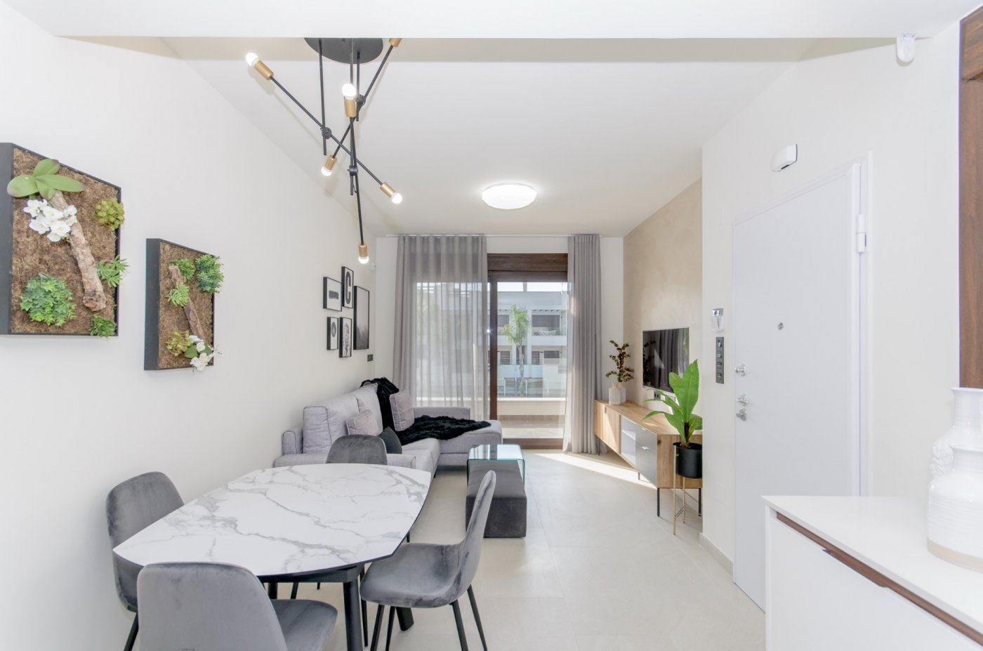 NEW BUILD RESIDENTIAL OF BUNGALOW APARTMENTS IN LOS BALCONES, TORREVIEJA