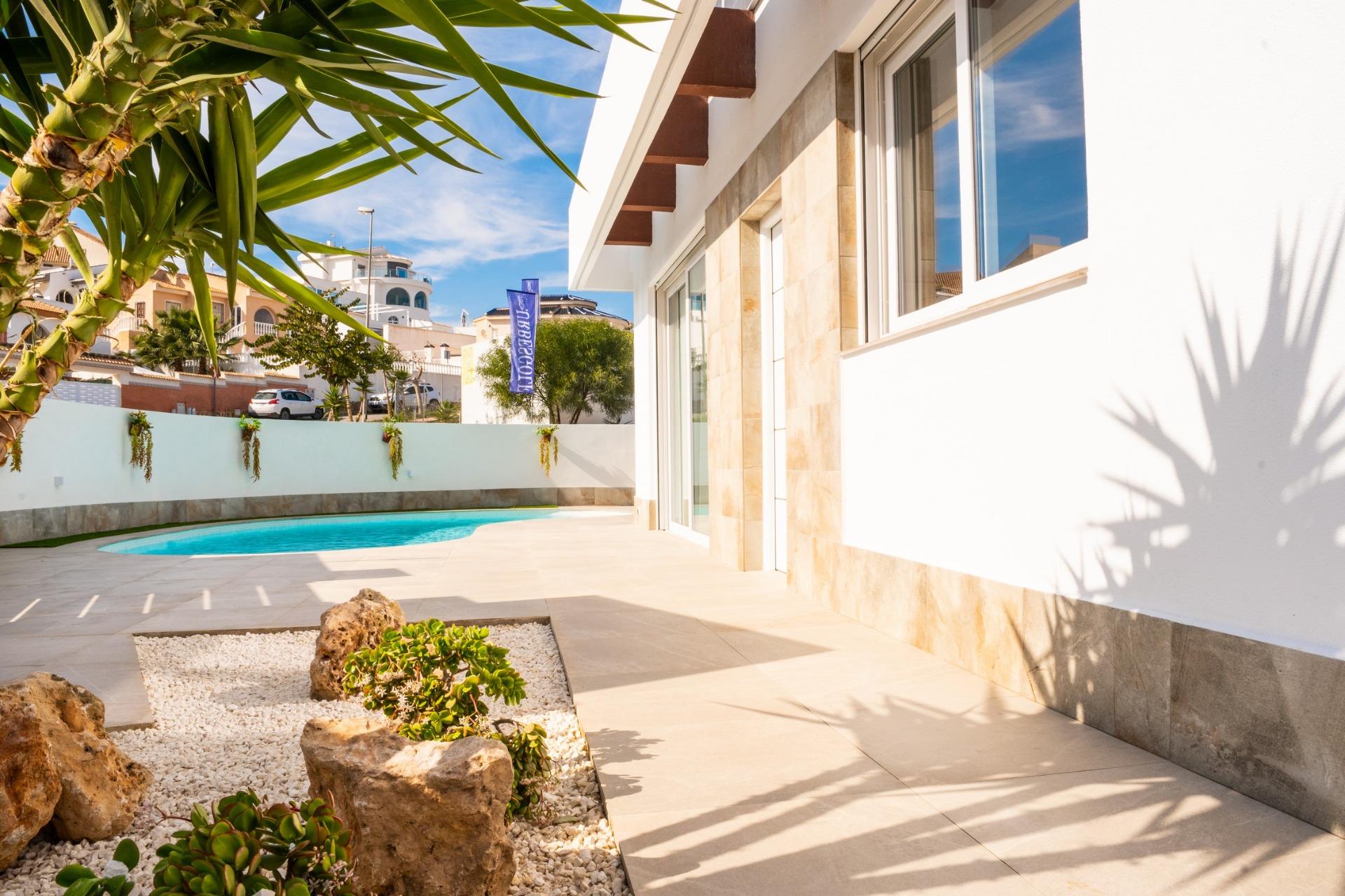 BEAUTIFUL VILLA WITH VIEWS TO THE GOLF COURSE “LA MARQUESA”!