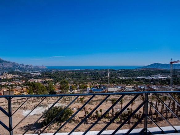 Brand new independent villas with sea views at Polop (Alicante province)