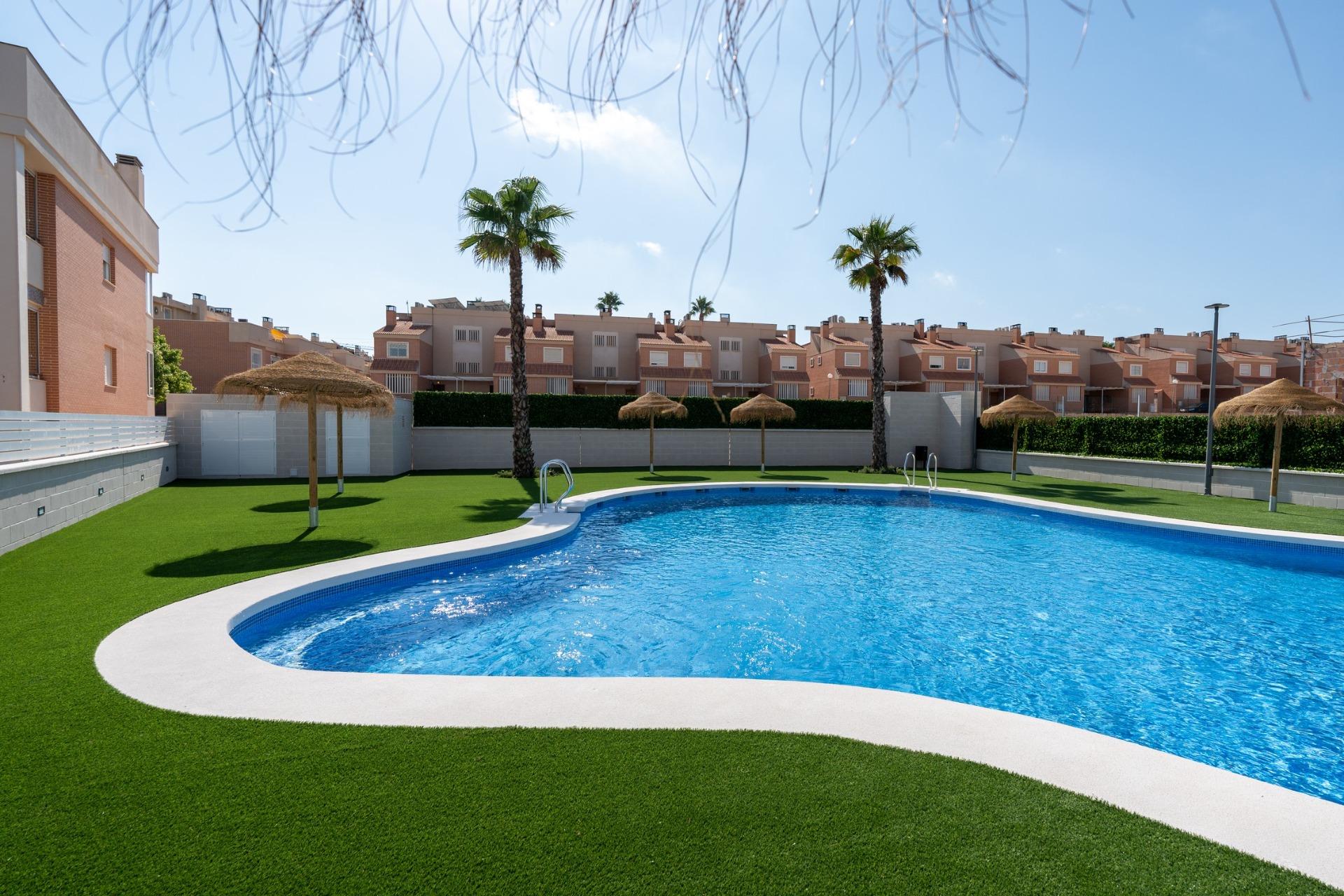 New Build Townhouses and Quads in Gran Alacant Near the Beach