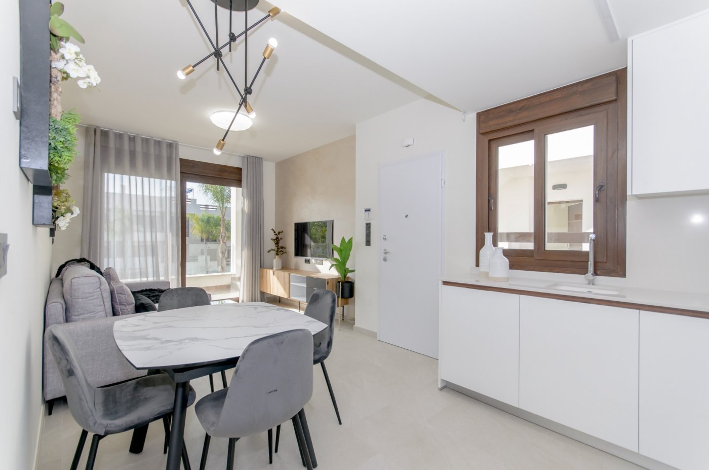 NEW BUILD RESIDENTIAL OF BUNGALOW APARTMENTS IN LOS BALCONES, TORREVIEJA