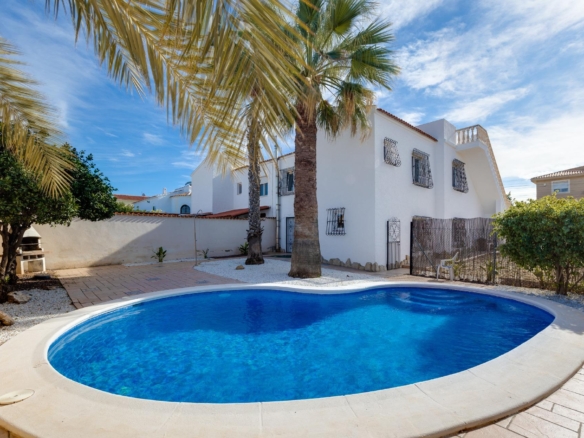 Villa for Sale in Torrevieja, Alicante