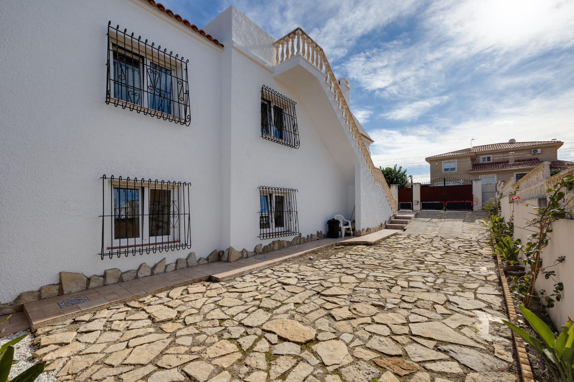 Villa for Sale in Torrevieja, Alicante