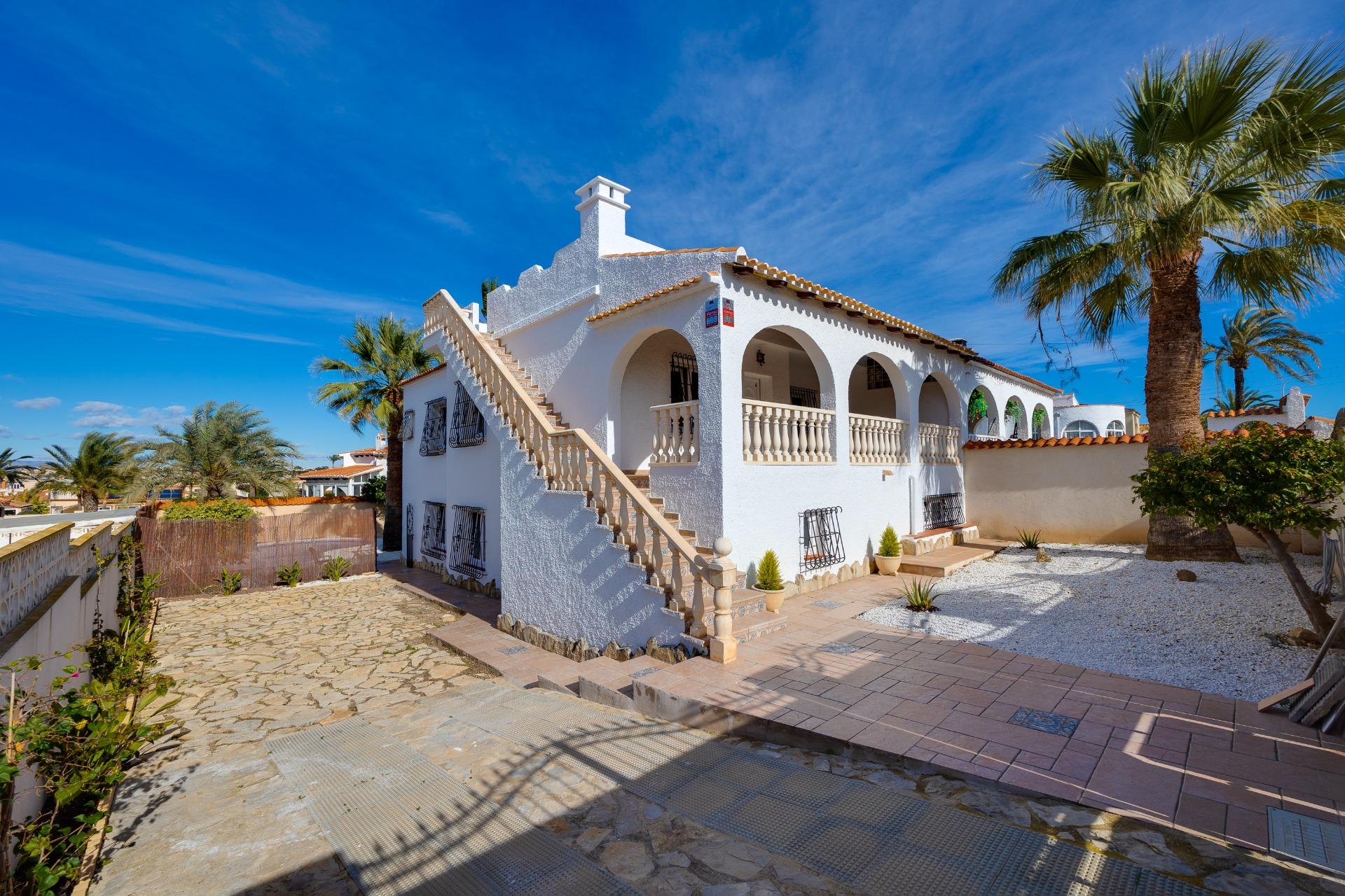Villa for Sale in Torrevieja, Alicante