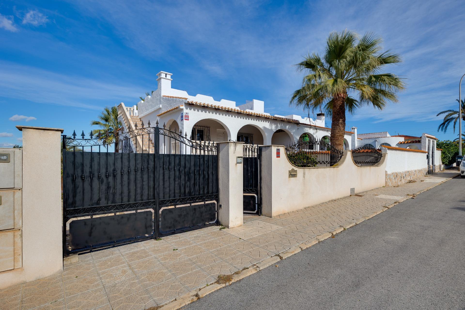 Villa for Sale in Torrevieja, Alicante