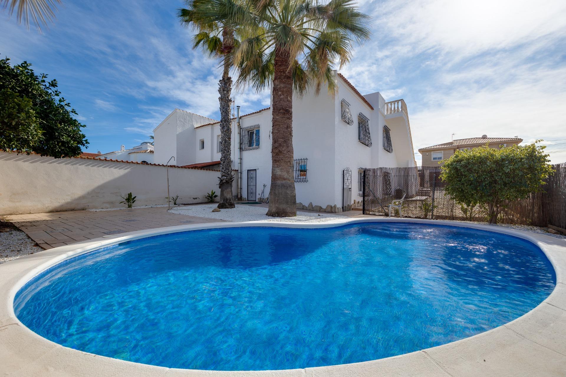 Villa for Sale in Torrevieja, Alicante