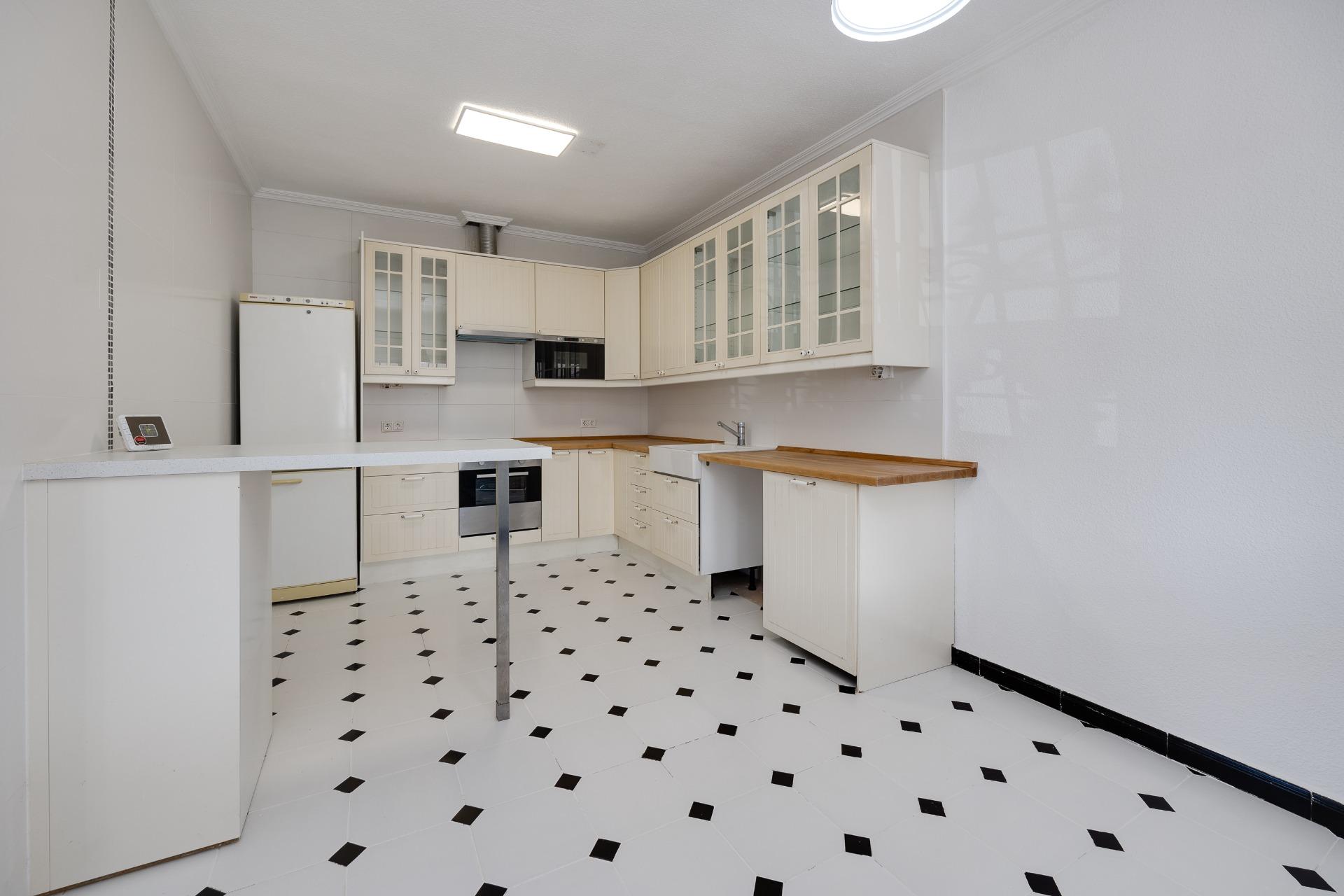 Villa for Sale in Torrevieja, Alicante
