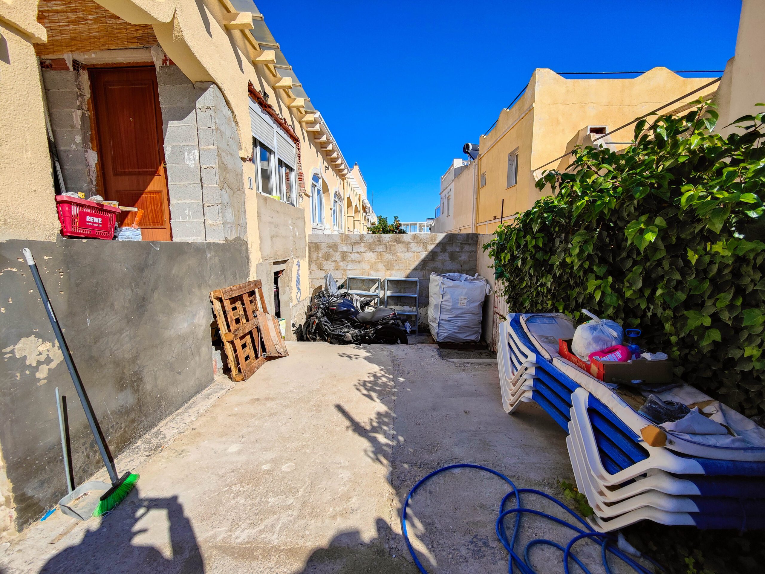 Villa for Sale in San Miguel de Salinas, Alicante