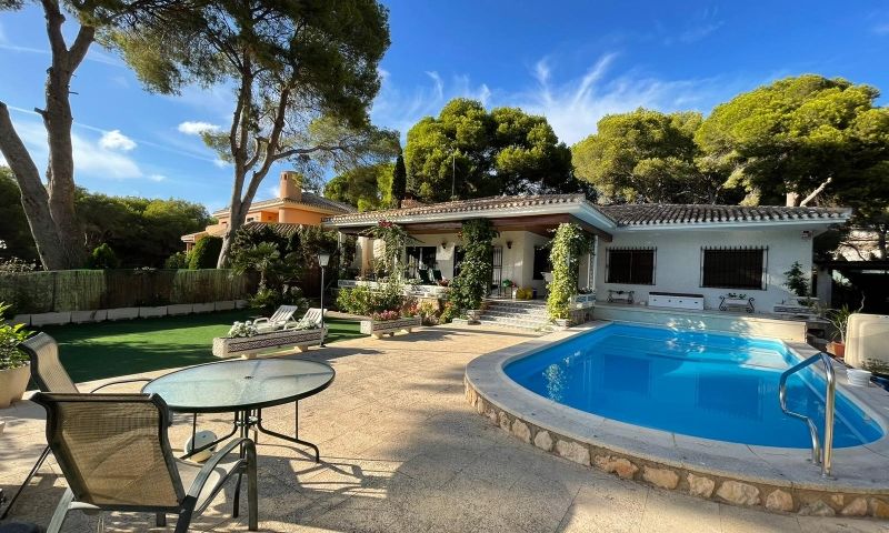 Villa for Sale in Campoamor, Alicante
