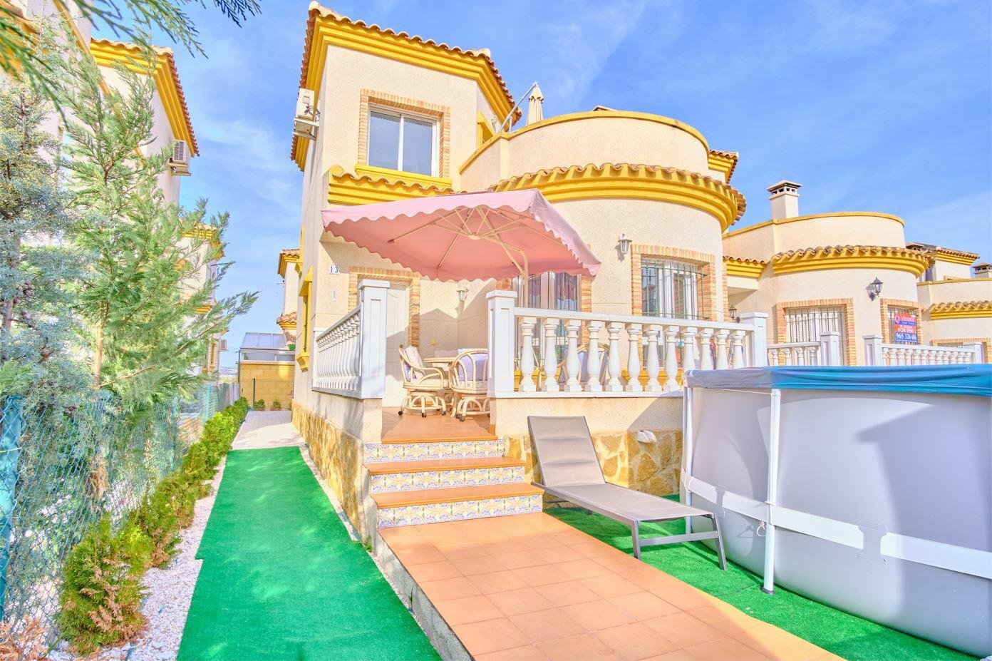 Villa for Sale in Los Montesinos, Alicante