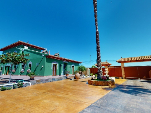 Villa for Sale in Almoradi, Alicante