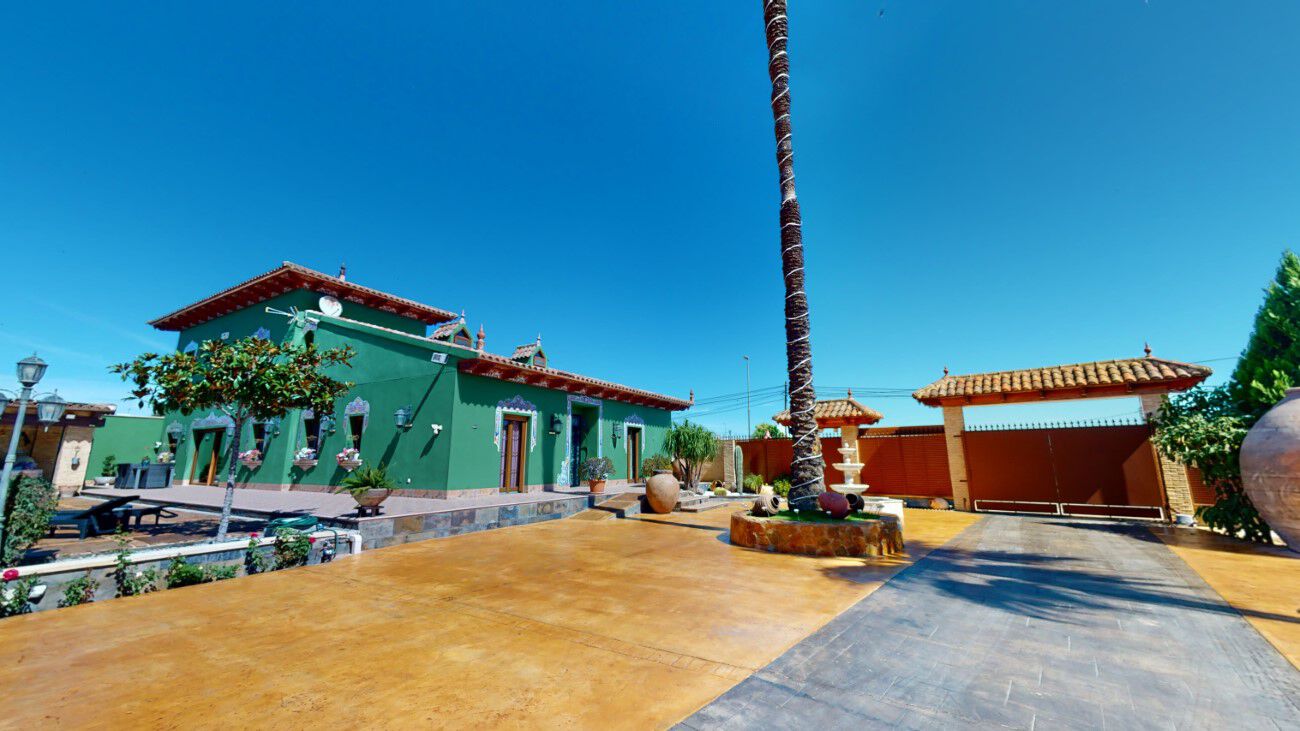 Villa for Sale in Almoradi, Alicante